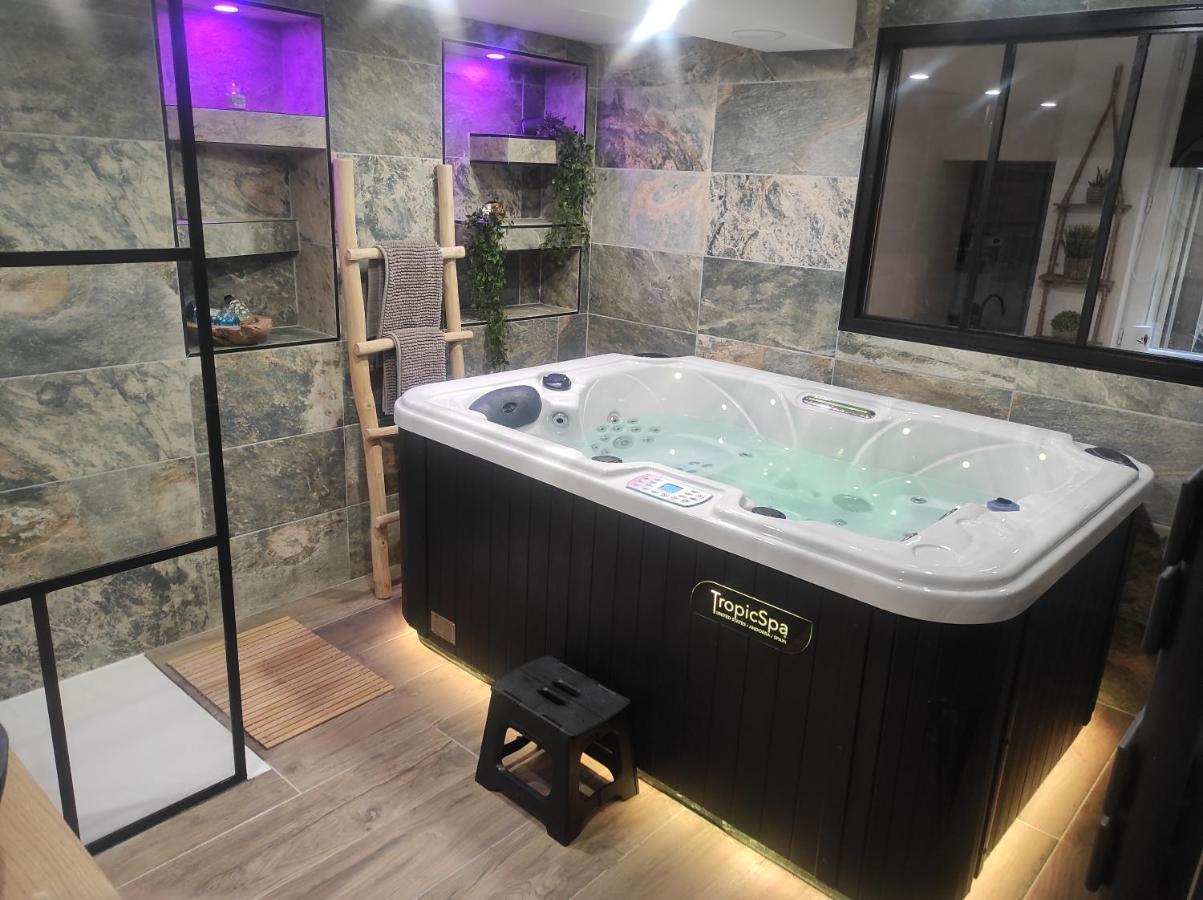Apartamento Nuit De La Sagesse "Jacuzzi Terrasse Et Parking Prive" Ruan Exterior foto